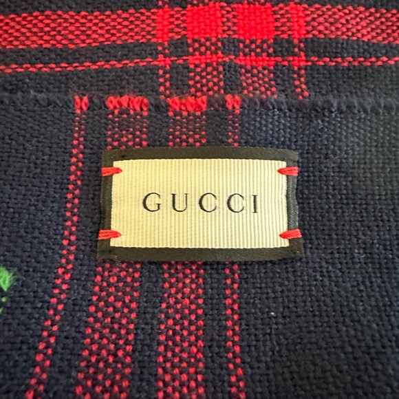 Gucci Wool Red & Blue Plaid Embroidered Rose Scarf - Picture 4 of 8